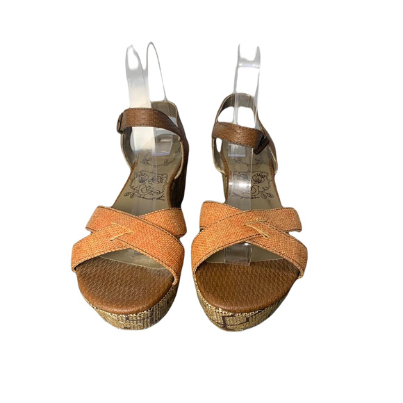 Jellypop Womens Size 8 Wedge Sandals With Cross-Strap Design & Adjustable Buckle - Picture 2 of 8